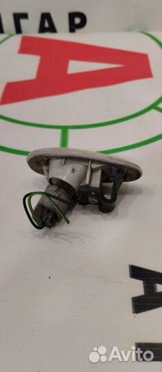 Повторитель в крыло Mitsubishi Outlander CU5W 4G69