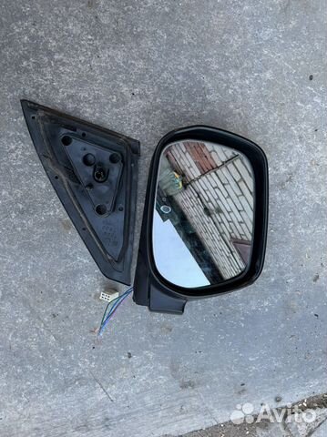 Боковое зеркало