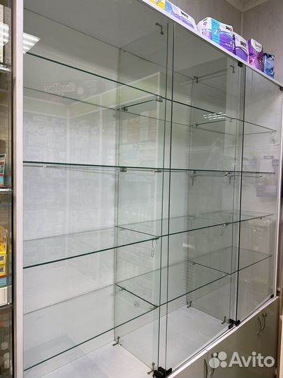 Шкаф витрина бу