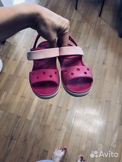 Сандали crocs