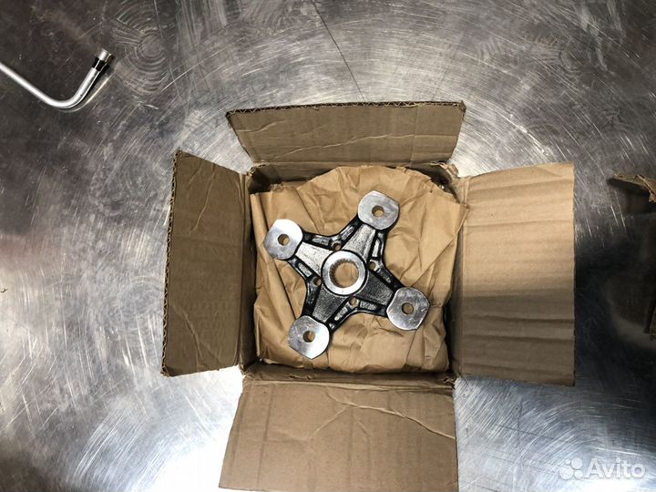 Крепеж тормозного диска BRP Commander Maverick Max