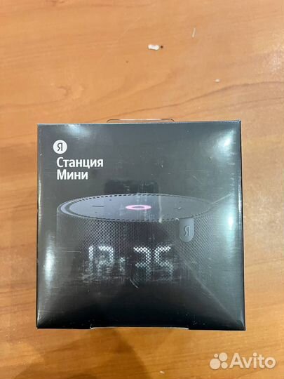 Колонка Яндекс Станция Мини с часами черная