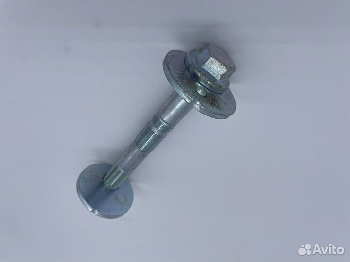 Болты рычагов ланд крузер 200
