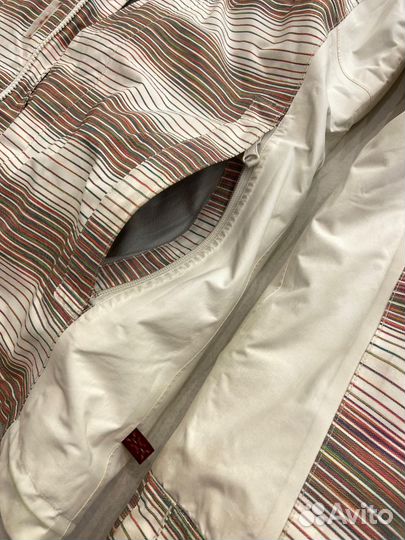 Сноубордическая куртка женская