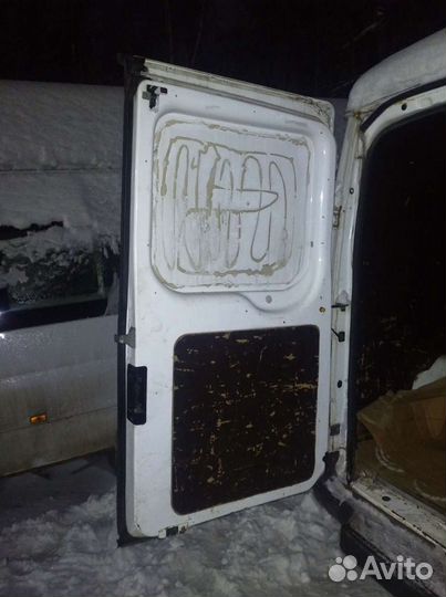 Двери задние Форд Транзит низкие 2000-2014
