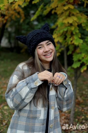 Шапка черная вязаная вручную с ушами кот котик