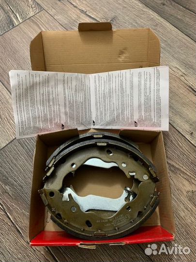 Тормозные колодки задние Nipparts 3500324