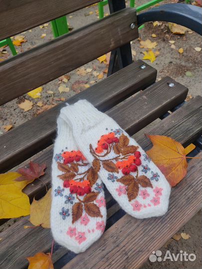 Варежки вышитые