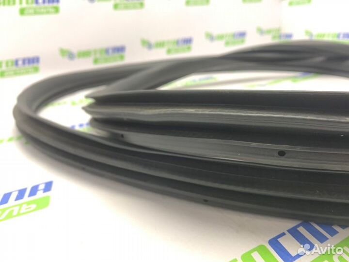 Уплотнитель кузова двери задний Mazda Cx-30