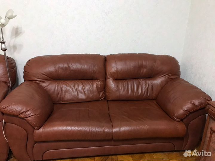 Кожанное кресло