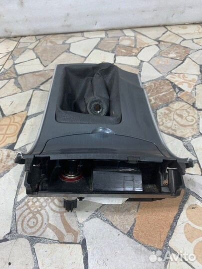 Накладка кулисы Mazda 6 седан 2.0 LF 2005