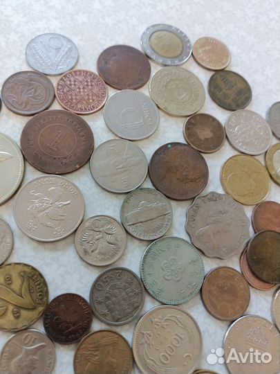 100 монет разных стран