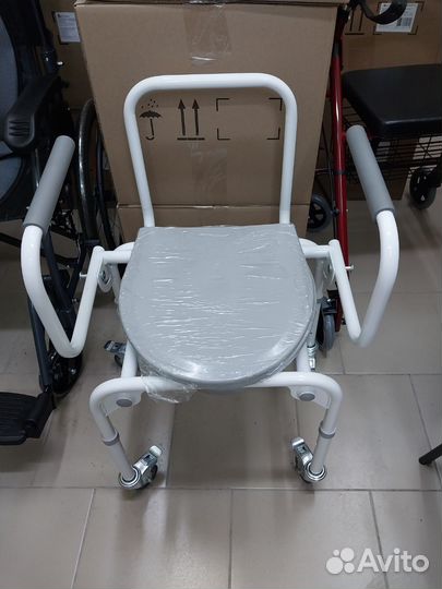 Стул санитарный на колёсах новый