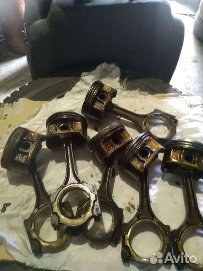 Поршень с шатуном Chevrolet captiva 3.2