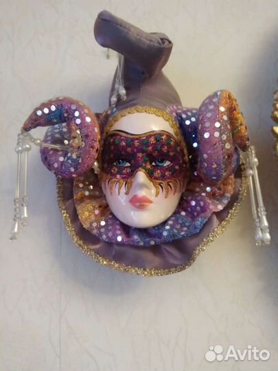 Настенные статуэтки.фарфоровые