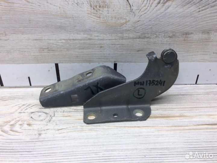 Петля капота левая Mitsubishi Outlander Xl CW