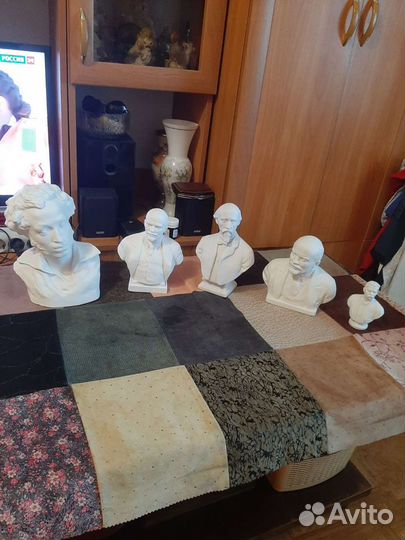 Статуэтки бисквит