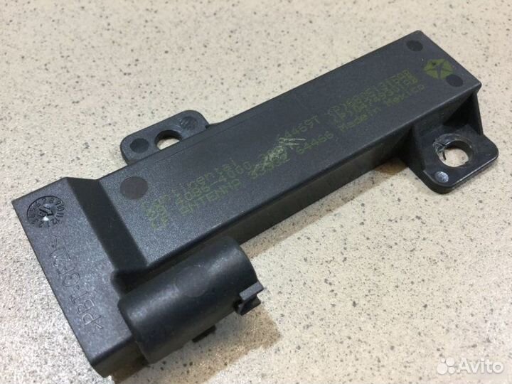 Антенна в дверь Jeep Grand Cherokee WK2 2010