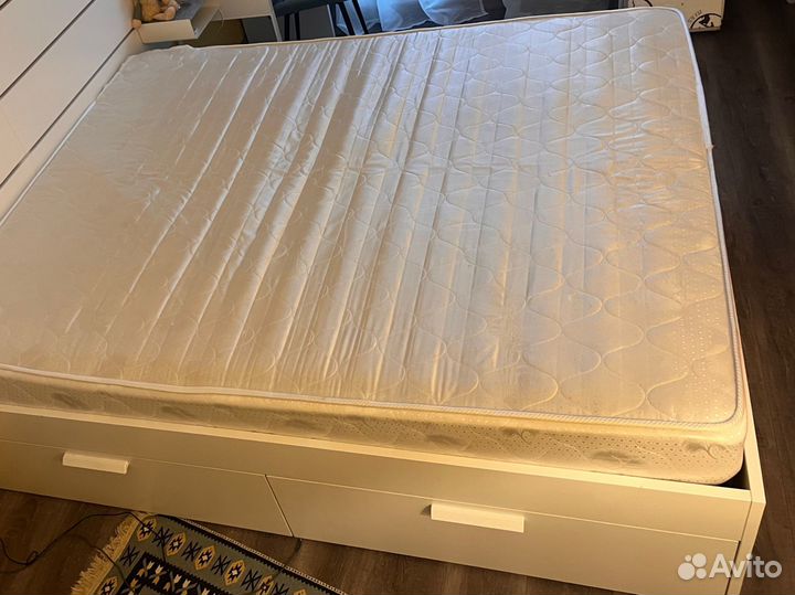 Матрас 160х200 бу средней жесткости