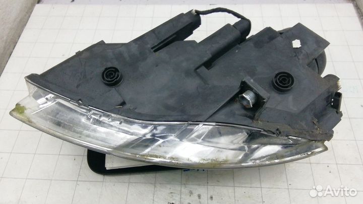 Фара правая на Volkswagen Passat B6