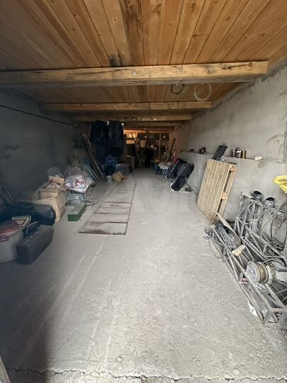 Гараж, > 30 м²