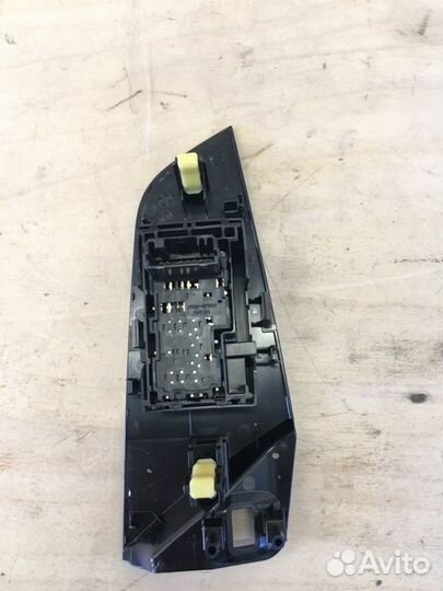 Блок управления стеклоподъемниками задний левый