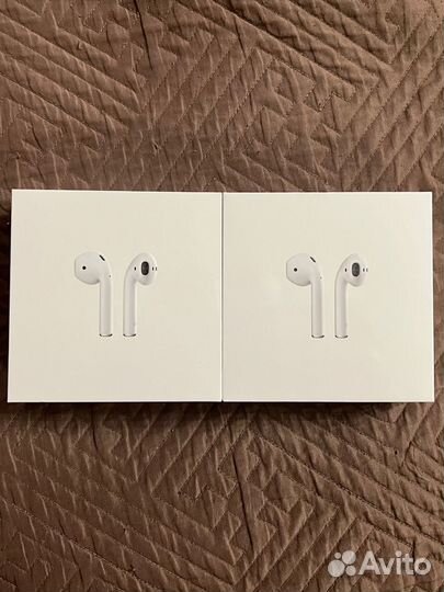 Apple Airpods 2 с зарядным футляром