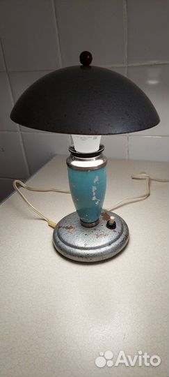 Настольная лампа