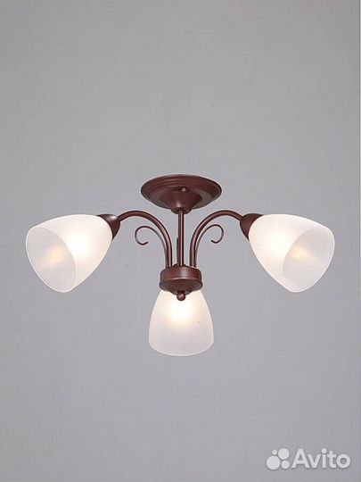 Люстра металл и пластик классика