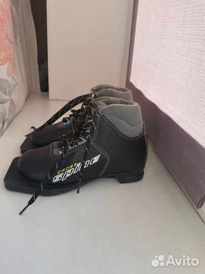 Лыжные ботинки размер 30
