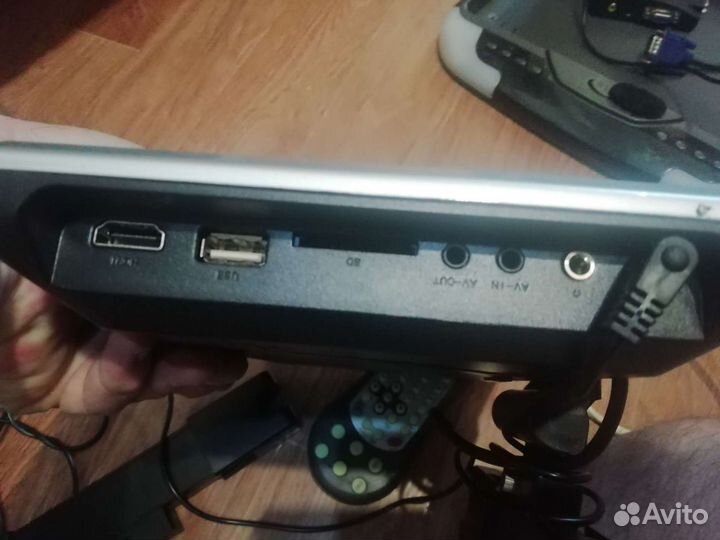 DVD на подголовник