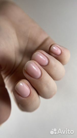 Модель на маникюр