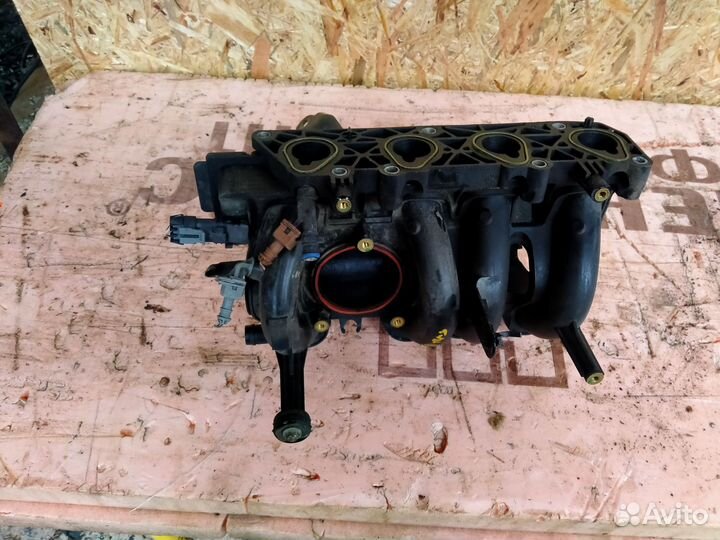 Коллектор впускной Renault Logan 2