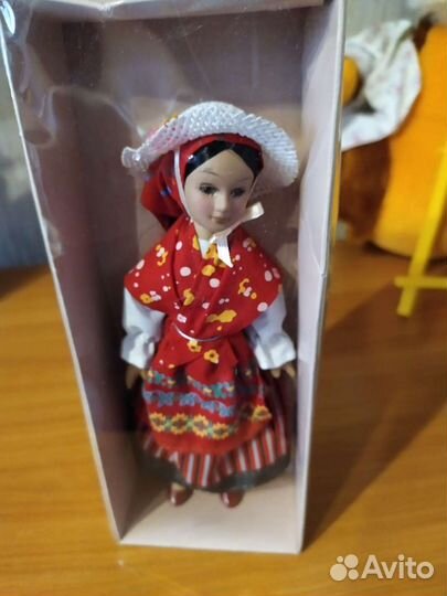 Кукла фарфоровая коллекционная