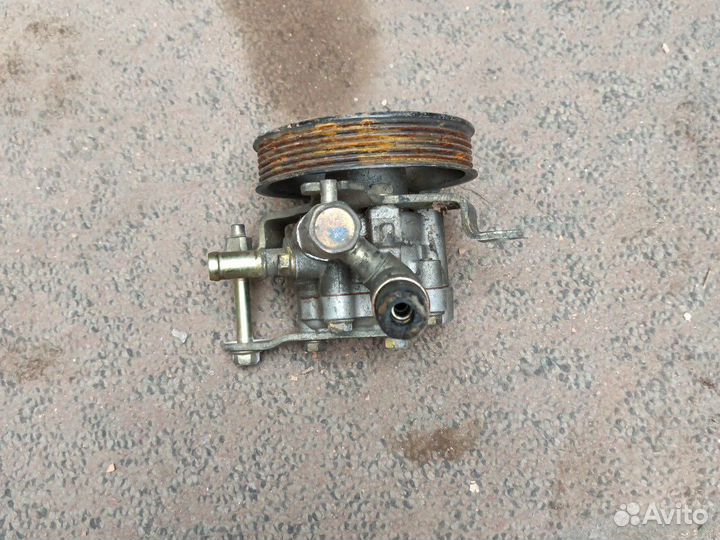 Насос гура Toyota craun