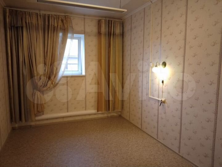 Комната 12 м² в 5-к., 1/2 эт.