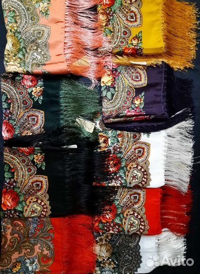 Русский платок с бахромой