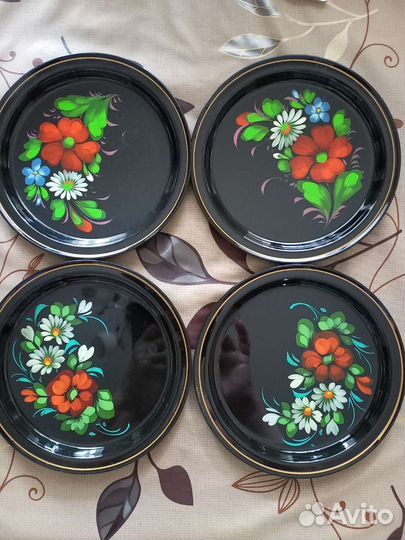 В подарок -Декоративные металлические тарелки