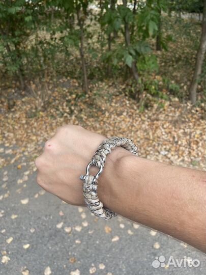 Браслет из паракорда