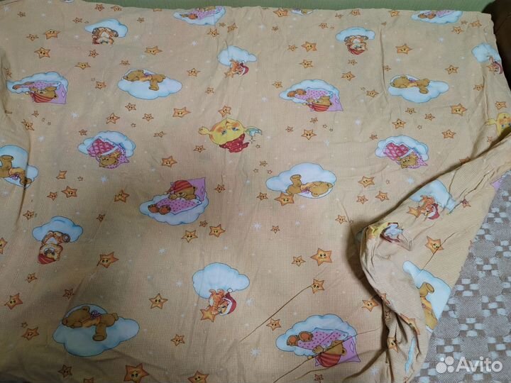 Детское одеяло и подушка в кроватку