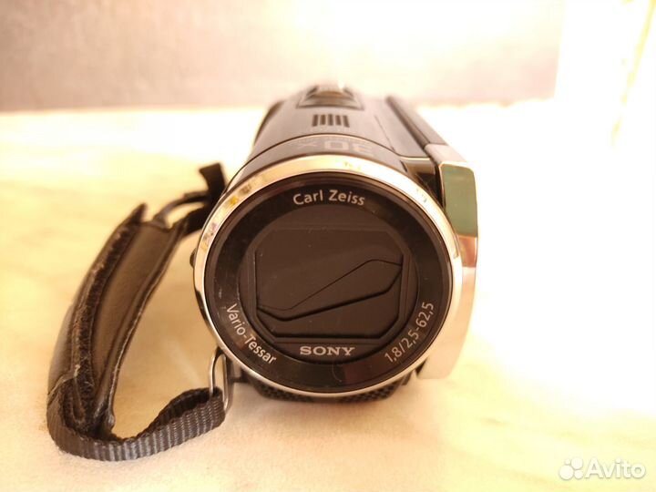 Цифровая видеокамера Sony HDR-CX210E Full HD