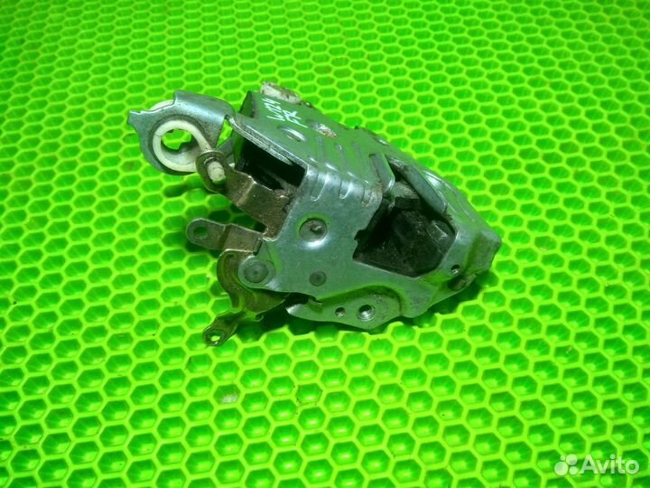 Замок передней правой двери W124