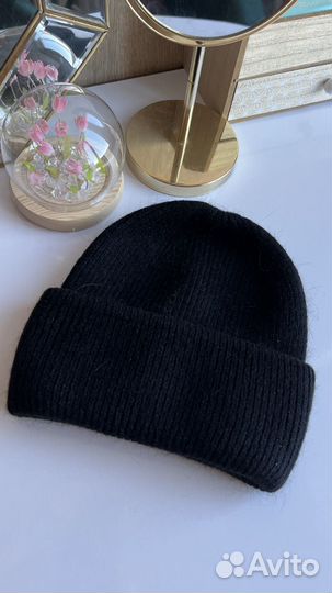 Женская шапка вязанная из кроличьего меха