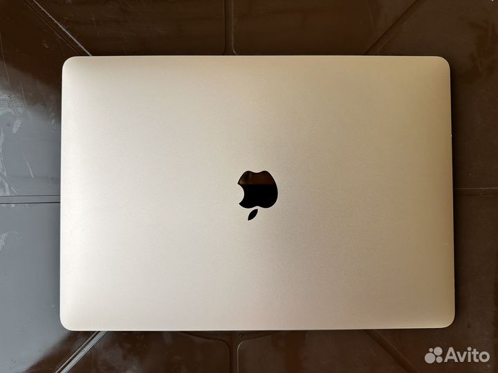 Macbook Air 13 2020 256 гб m1