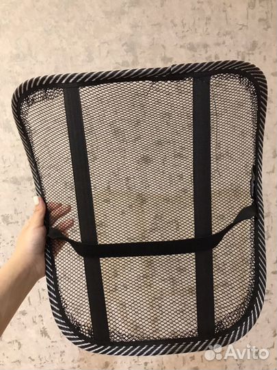 Автомобильная подушка на спину