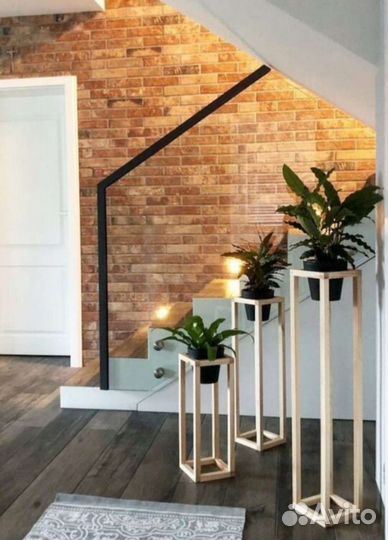 Подставка для цветов деревянная