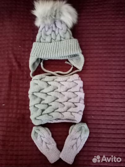 Вязаный комплект шапка