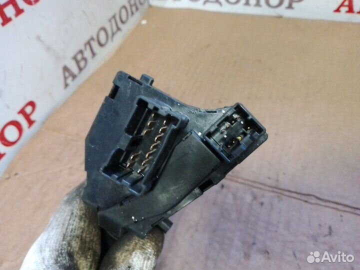 Подрулевой переключатель поворотников передний