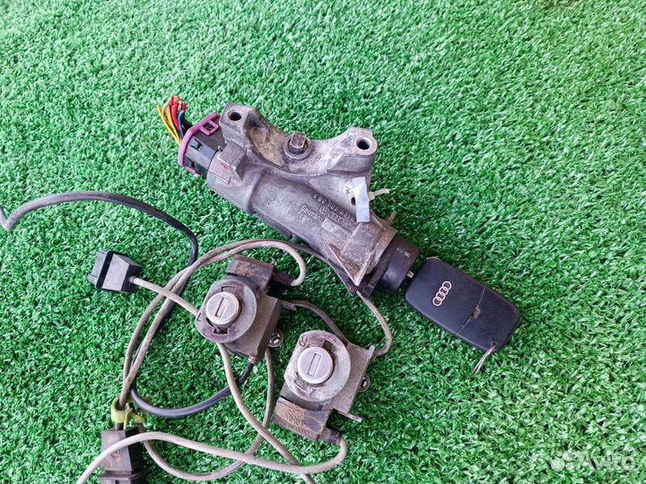 Замок зажигания Ауди А4 Б5 до Рестайлинг С ключом