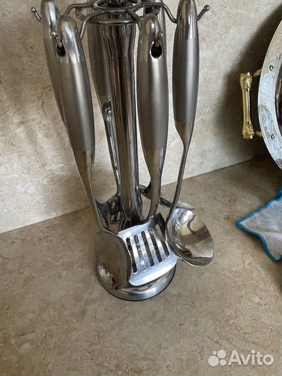 Поднос, кухонные принадлежности